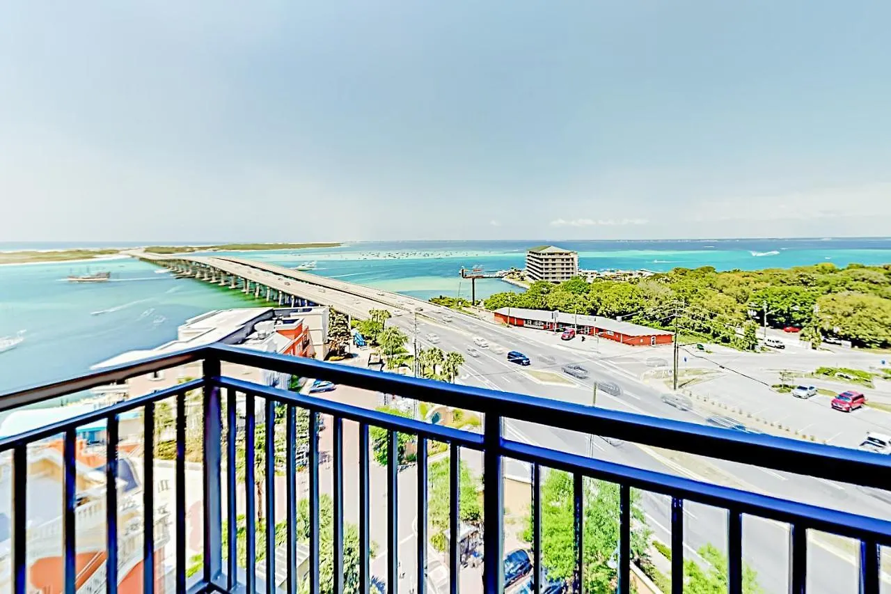 Emerald Grande Destin