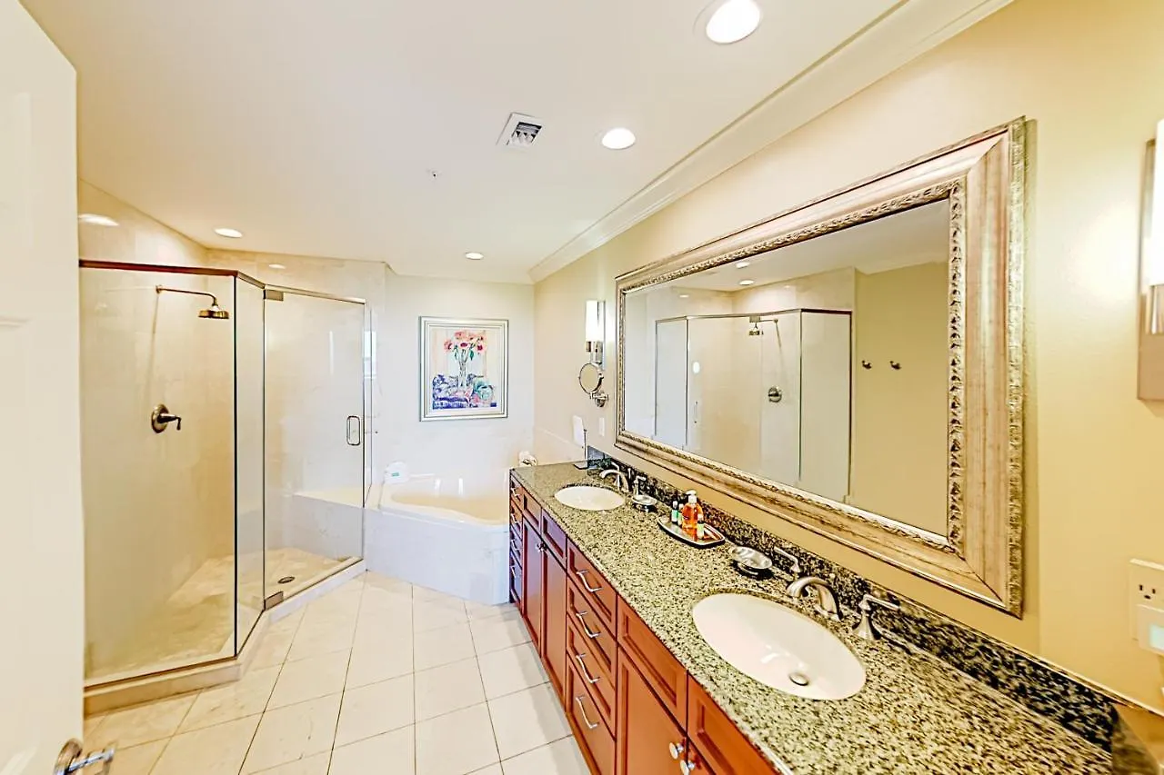 Emerald Grande Destin