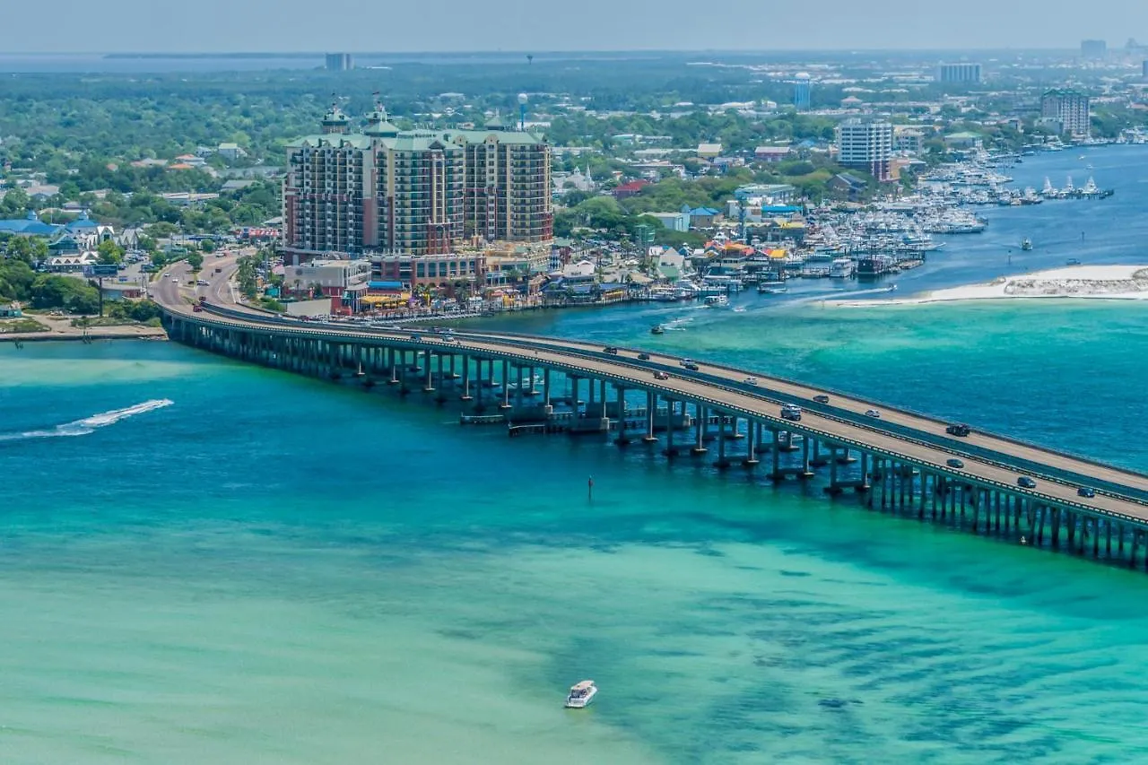 Emerald Grande Destin