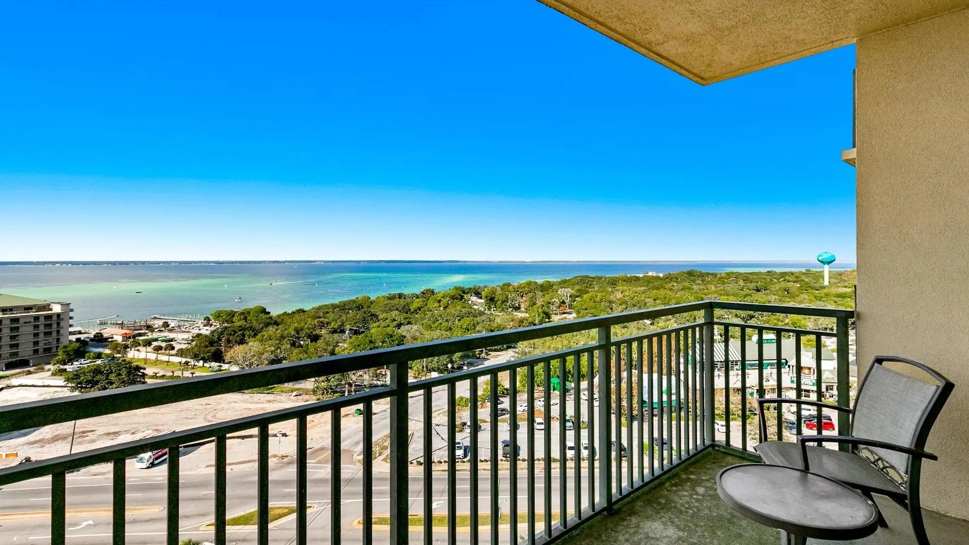 Emerald Grande Destin