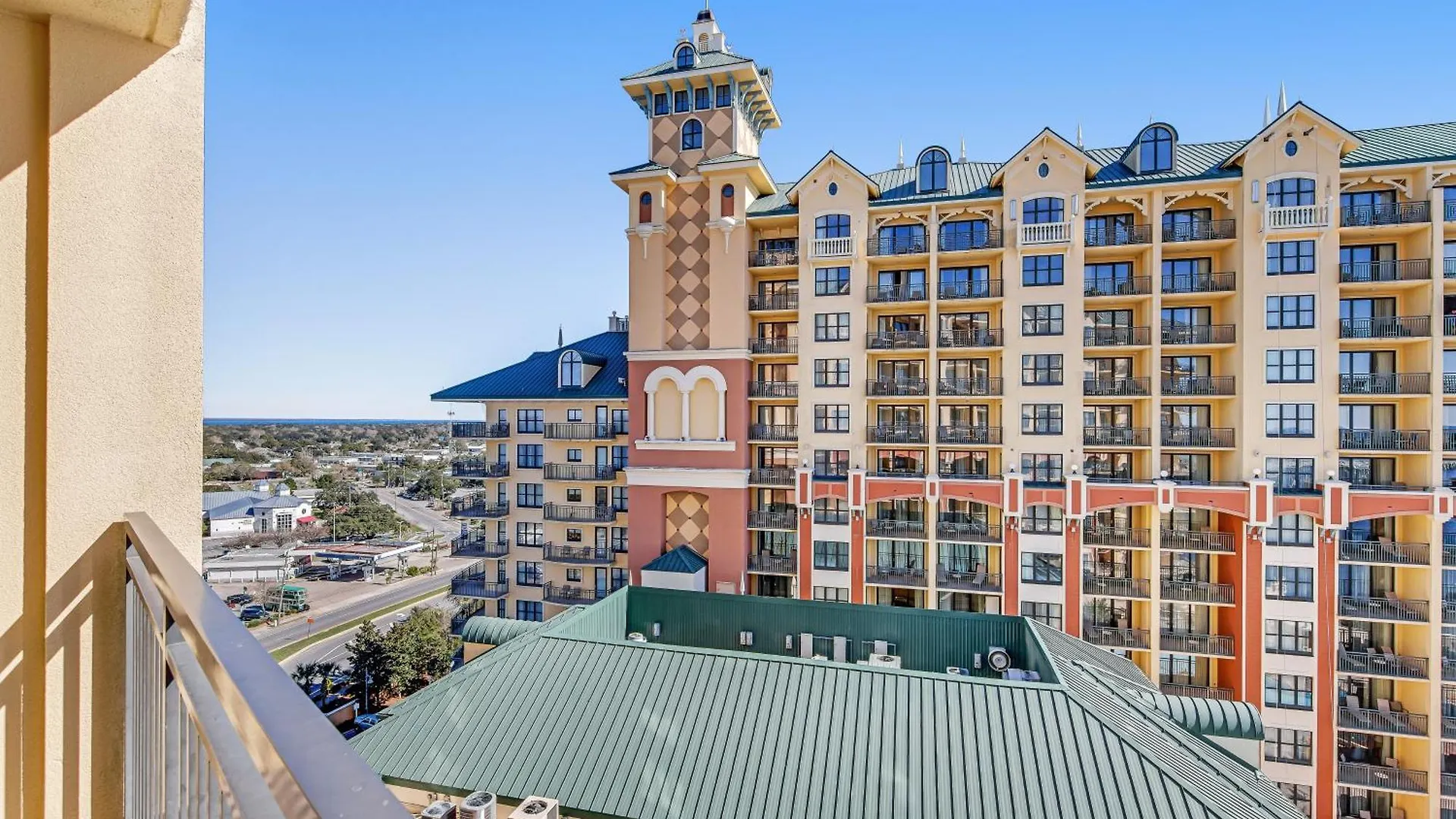 Emerald Grande Destin